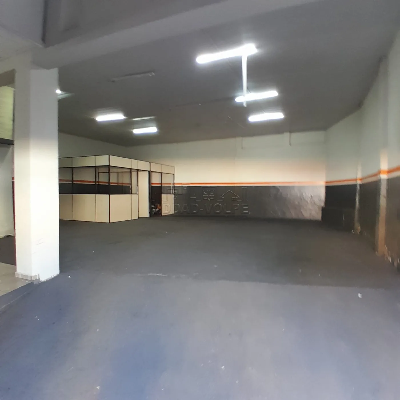 Alugar Comercial / Sal&atilde;o em Bauru R$ 2.500,00 - Foto 4