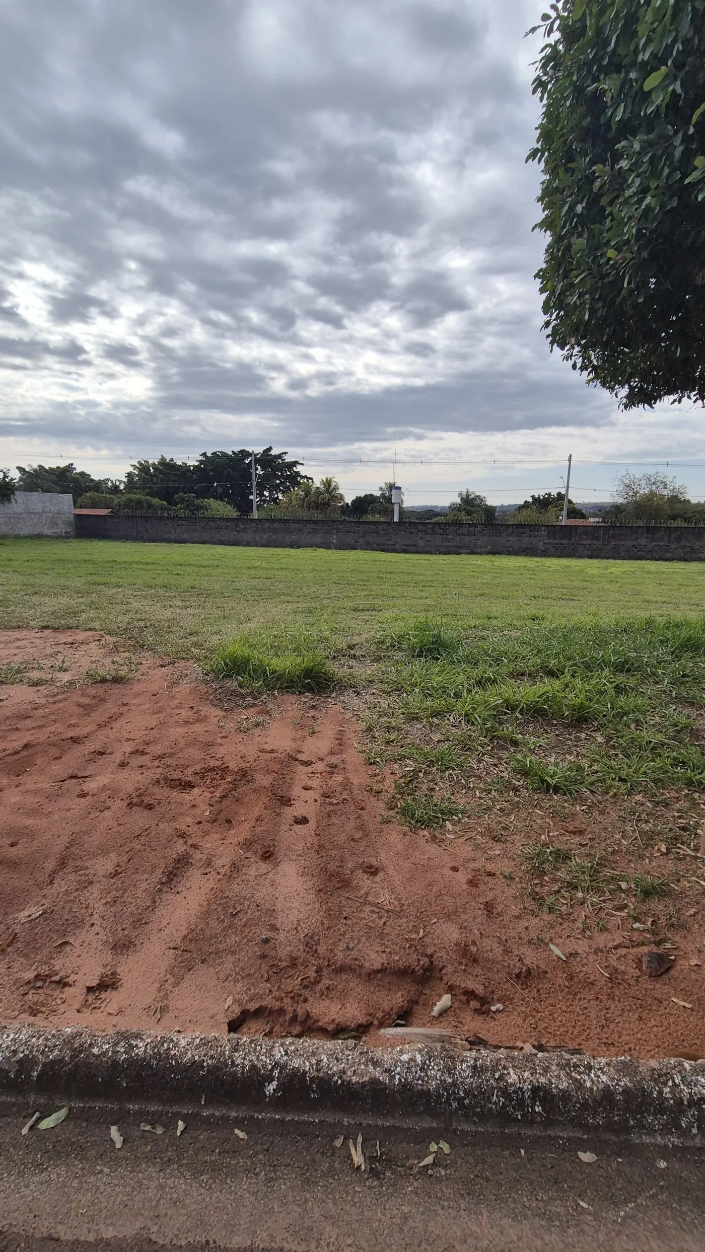 Comprar Terreno / Condom&iacute;nio em Piratininga R$ 257.773,00 - Foto 1