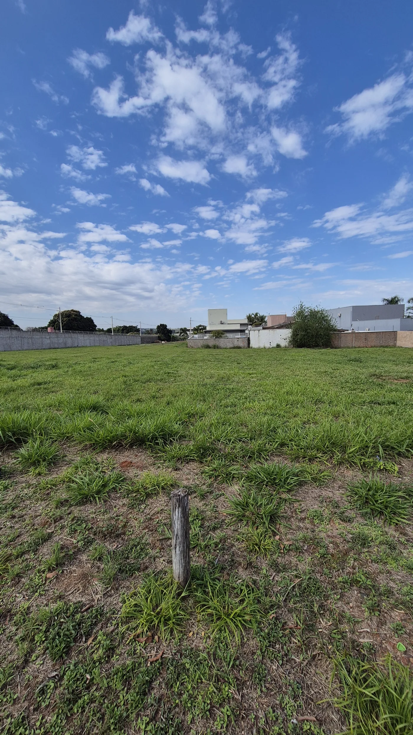Comprar Terreno / Condom&iacute;nio em Piratininga R$ 299.400,00 - Foto 1