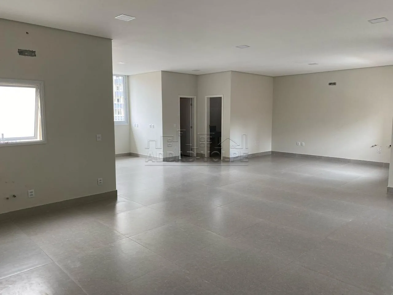 Alugar Comercial / Sal&atilde;o em Bauru R$ 6.000,00 - Foto 1