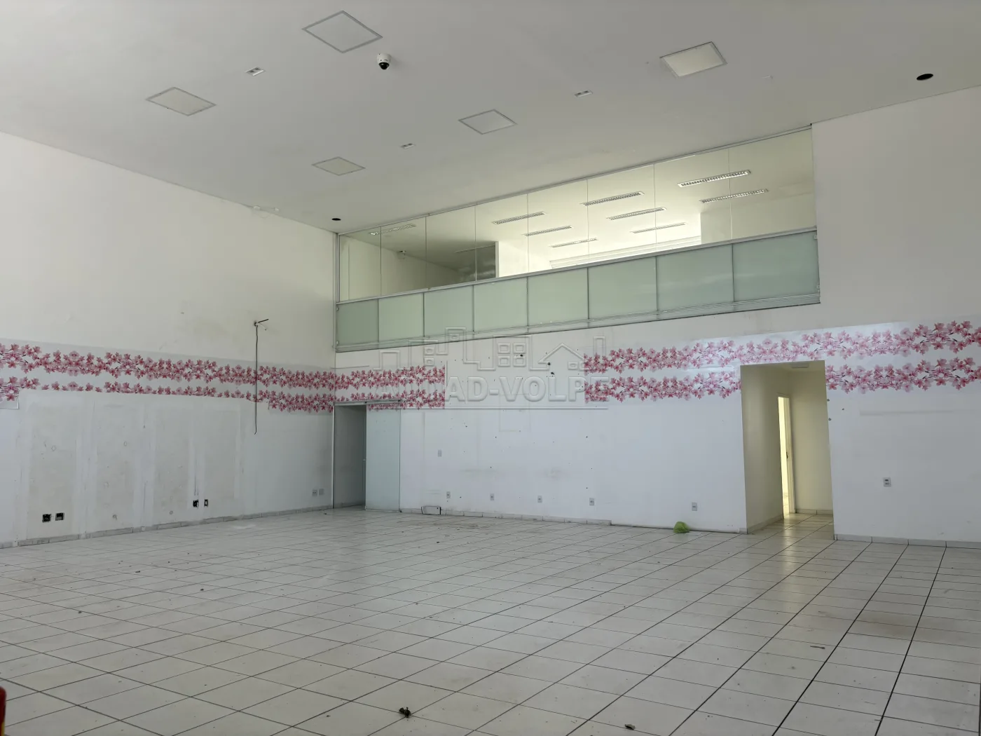 Alugar Comercial / Sal&atilde;o em Bauru R$ 10.000,00 - Foto 1