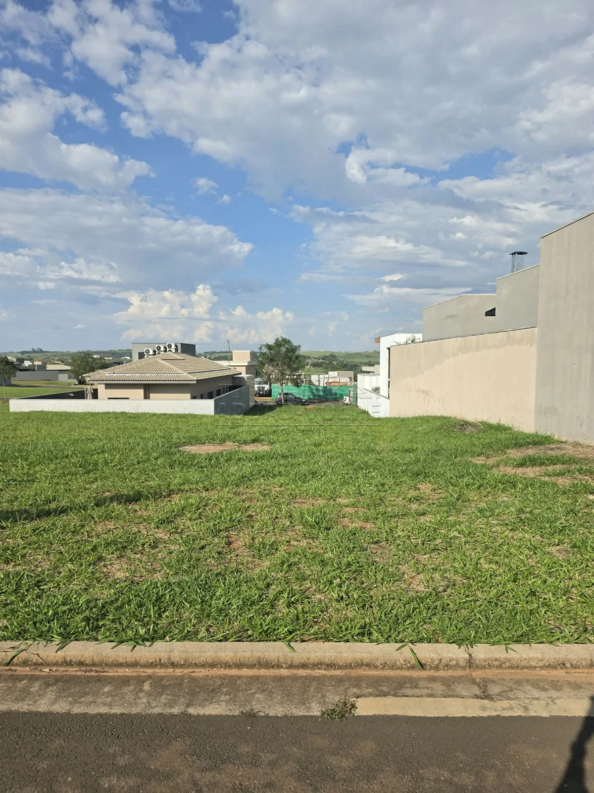 Comprar Terreno / Condom&iacute;nio em Piratininga R$ 300.000,00 - Foto 1