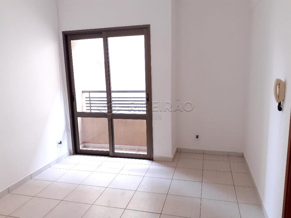 Alugar Apartamento / Padr&atilde;o em Ribeir&atilde;o Preto R$ 900,00 - Foto 3