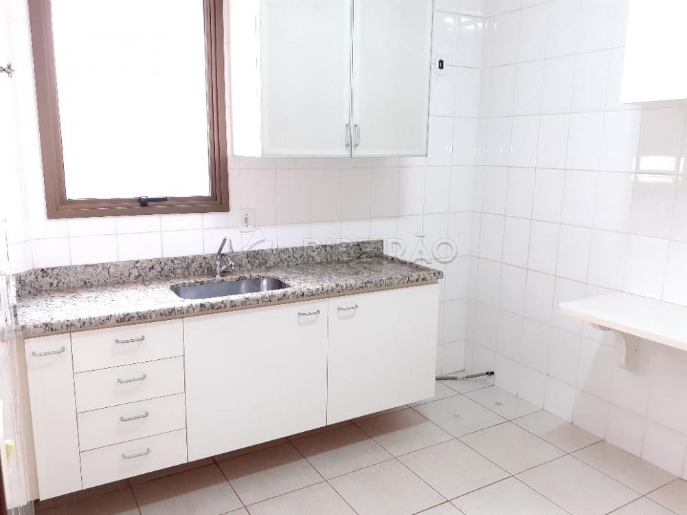 Alugar Apartamento / Padr&atilde;o em Ribeir&atilde;o Preto R$ 900,00 - Foto 5
