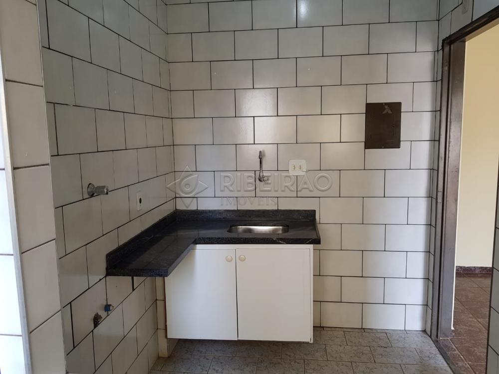 Alugar Apartamento / Padr&atilde;o em Ribeir&atilde;o Preto R$ 700,00 - Foto 5