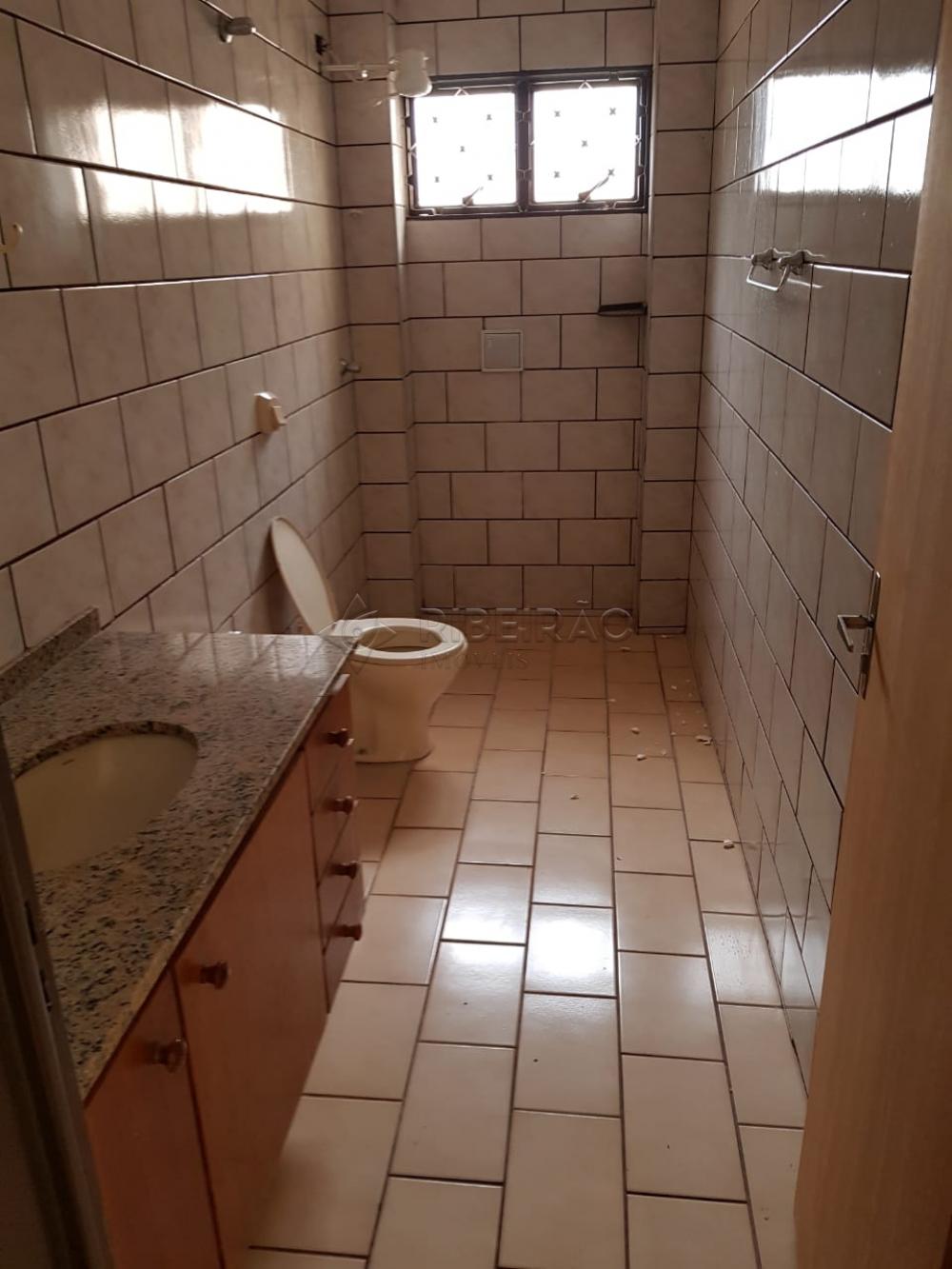 Alugar Apartamento / Padr&atilde;o em Ribeir&atilde;o Preto R$ 700,00 - Foto 4