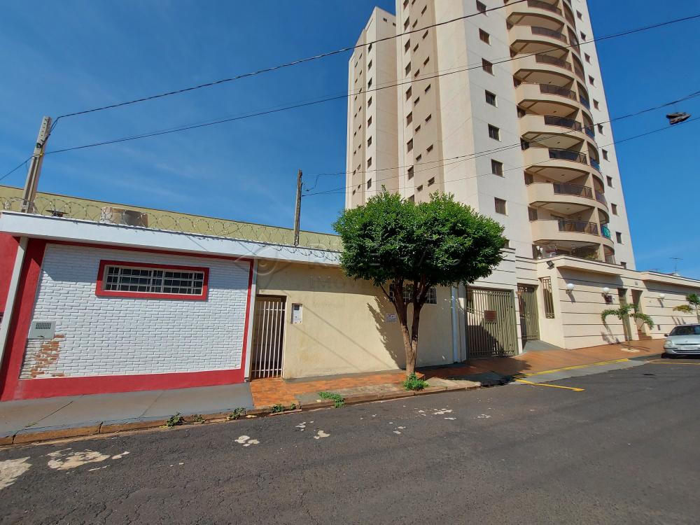 Alugar Casa / Casa em Ribeir&atilde;o Preto R$ 3.500,00 - Foto 1