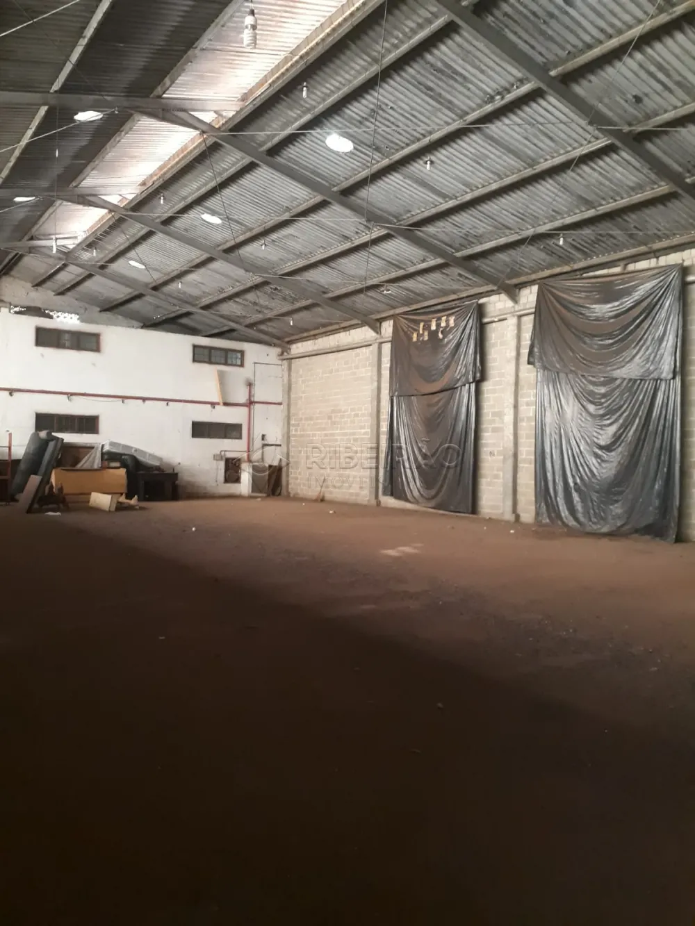 Alugar Comercial / Galp&atilde;o em Ribeir&atilde;o Preto R$ 15.000,00 - Foto 1