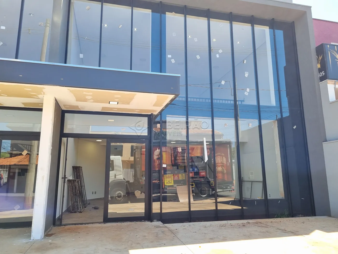 Alugar Comercial / Loja em Ribeir&atilde;o Preto R$ 8.500,00 - Foto 1