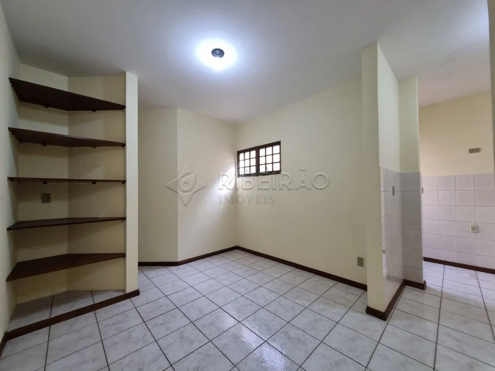 Alugar Apartamento / Padr&atilde;o em Ribeir&atilde;o Preto R$ 1.100,00 - Foto 1