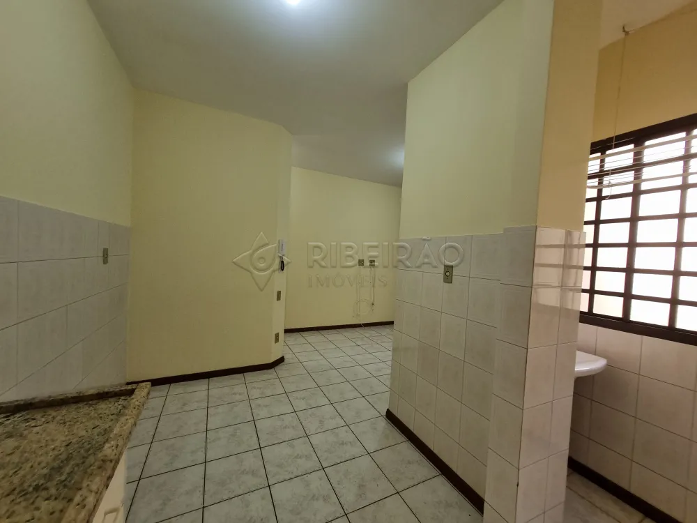 Alugar Apartamento / Padr&atilde;o em Ribeir&atilde;o Preto R$ 1.100,00 - Foto 4