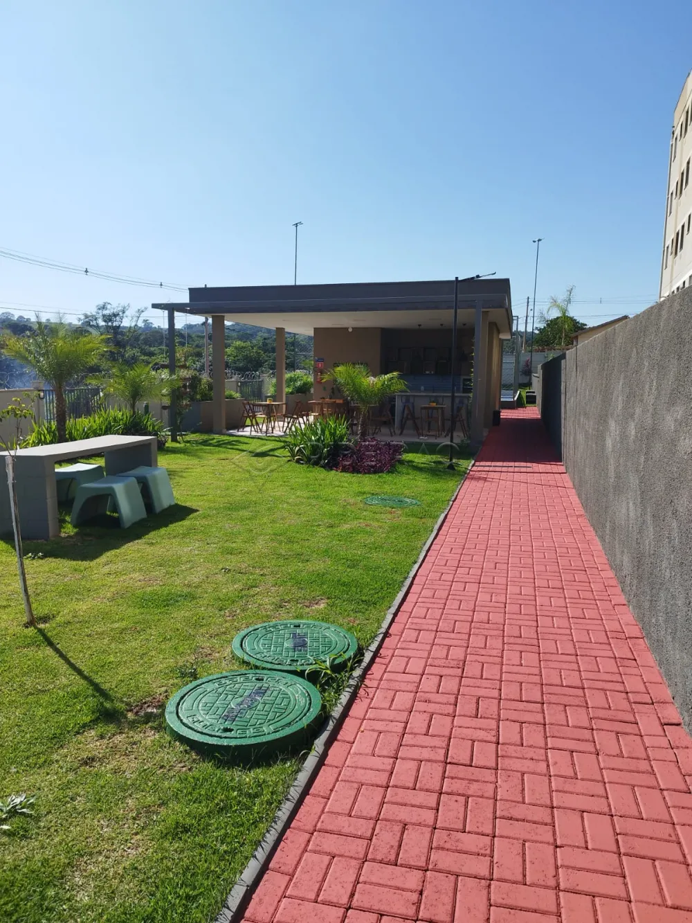 Alugar Apartamento / Padr&atilde;o em Ribeir&atilde;o Preto R$ 900,00 - Foto 17