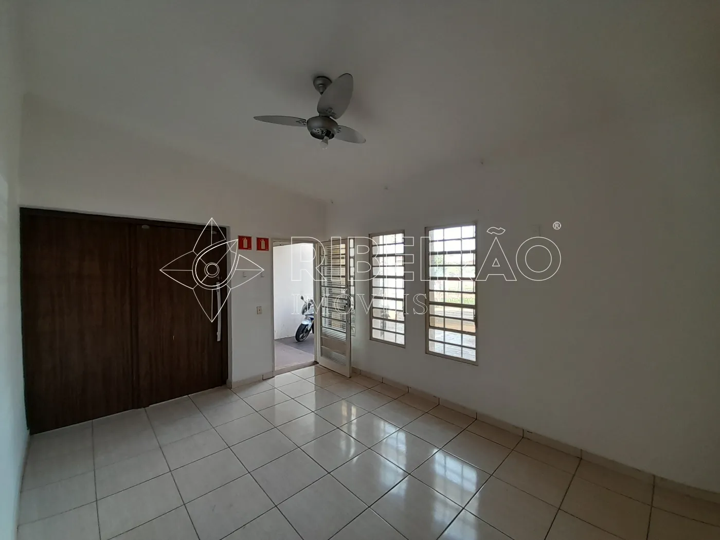 Alugar Comercial / Loja em Ribeir&atilde;o Preto R$ 1.500,00 - Foto 2
