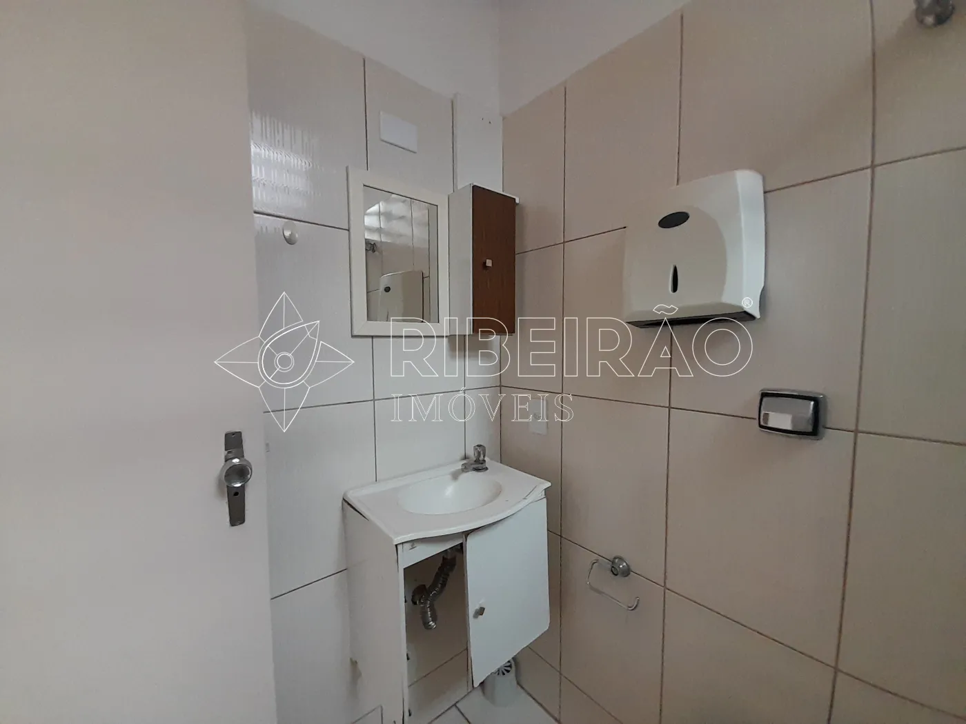 Alugar Comercial / Loja em Ribeir&atilde;o Preto R$ 1.500,00 - Foto 4