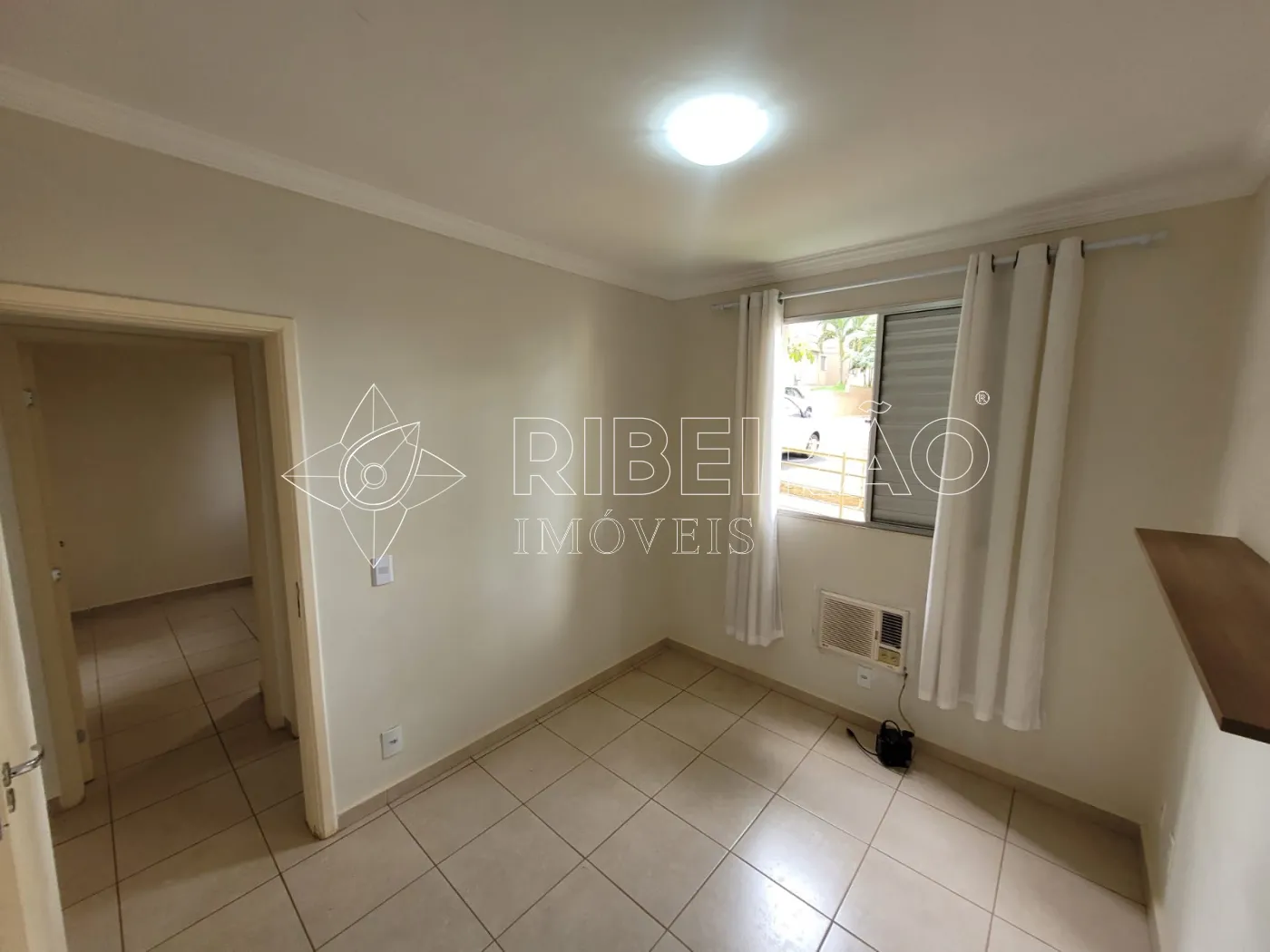 Alugar Apartamento / Padr&atilde;o em Ribeir&atilde;o Preto R$ 900,00 - Foto 4