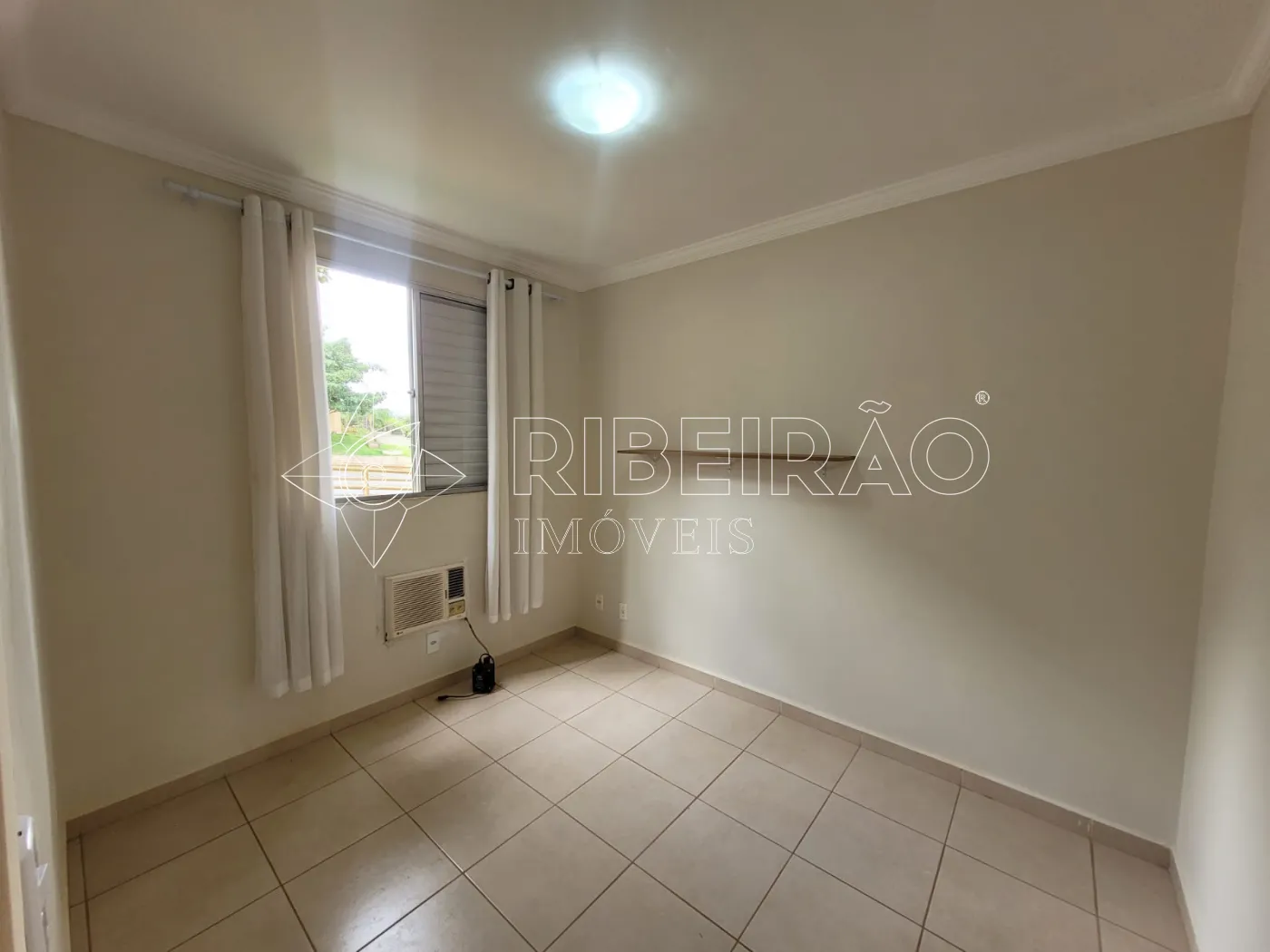 Alugar Apartamento / Padr&atilde;o em Ribeir&atilde;o Preto R$ 900,00 - Foto 5