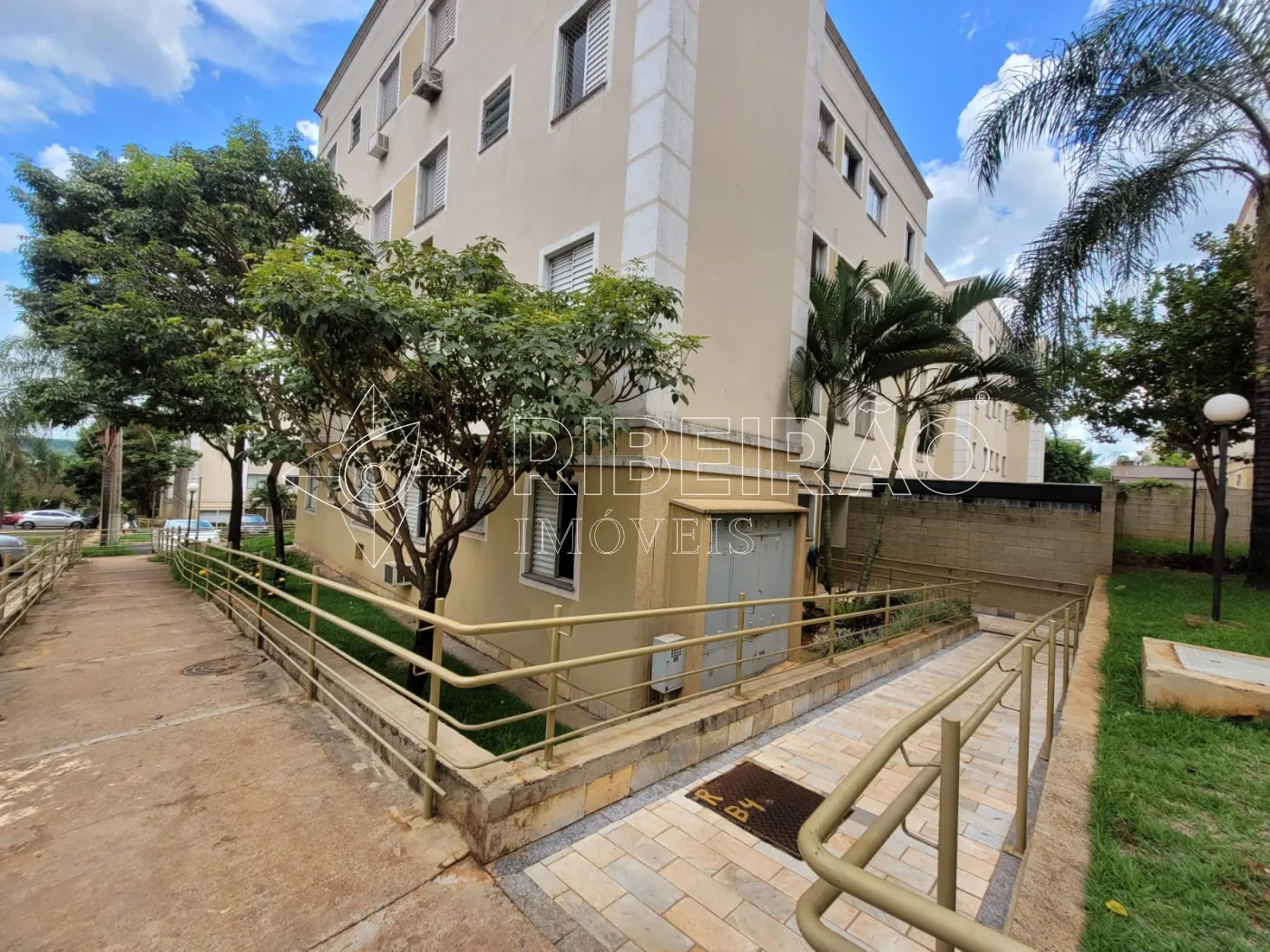 Alugar Apartamento / Padr&atilde;o em Ribeir&atilde;o Preto R$ 900,00 - Foto 15