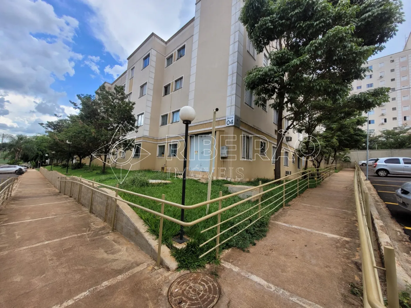 Alugar Apartamento / Padr&atilde;o em Ribeir&atilde;o Preto R$ 900,00 - Foto 18