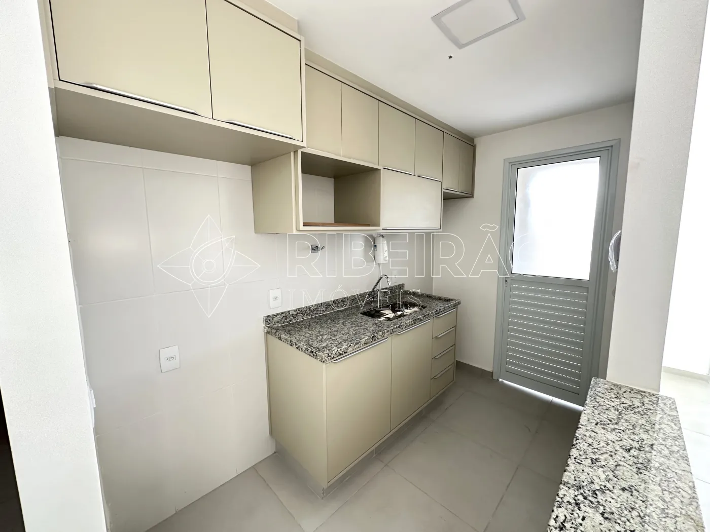 Alugar Apartamento / Padr&atilde;o em Ribeir&atilde;o Preto R$ 2.000,00 - Foto 11