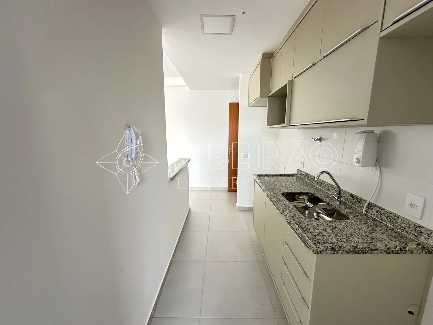 Alugar Apartamento / Padr&atilde;o em Ribeir&atilde;o Preto R$ 2.000,00 - Foto 13