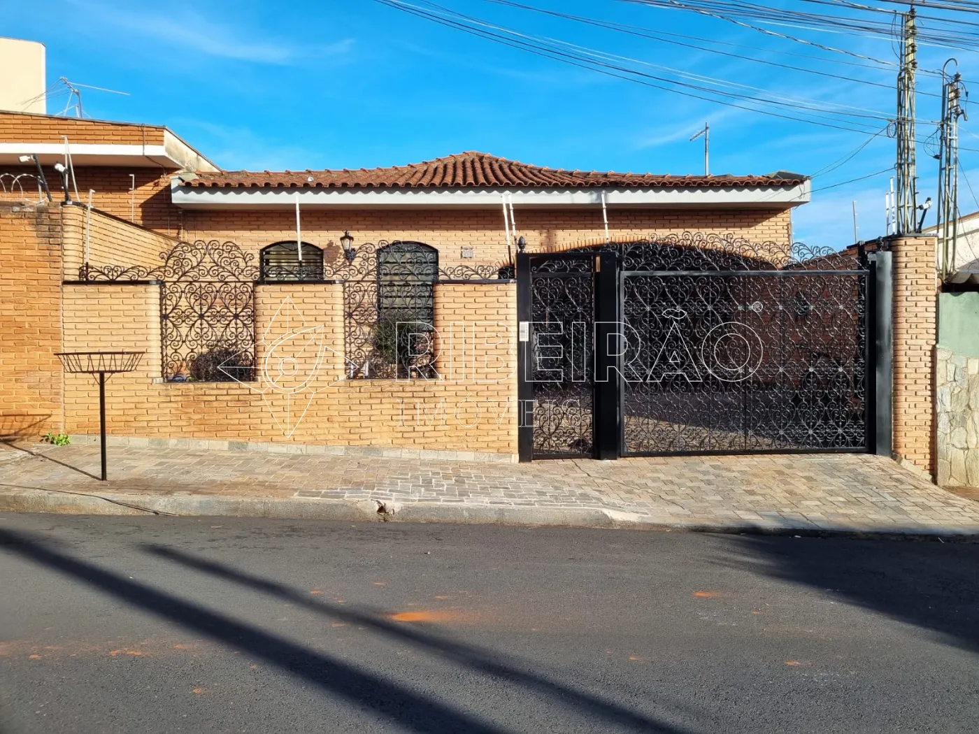 Comprar Casa / Casa em Ribeir&atilde;o Preto R$ 850.000,00 - Foto 1