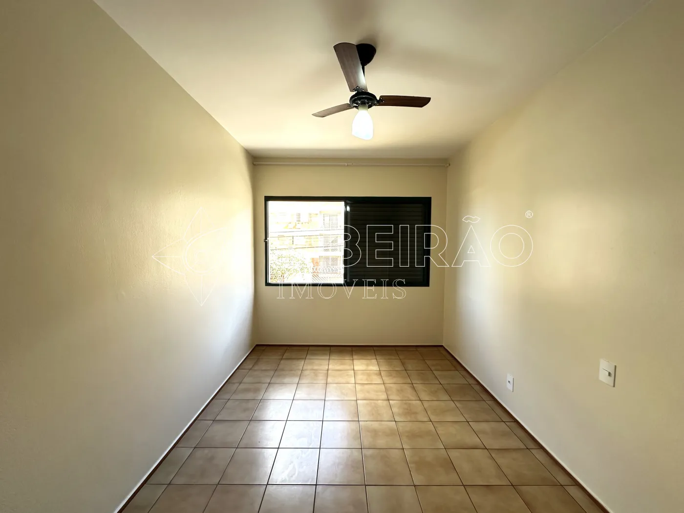 Alugar Apartamento / Padr&atilde;o em Ribeir&atilde;o Preto R$ 1.200,00 - Foto 4