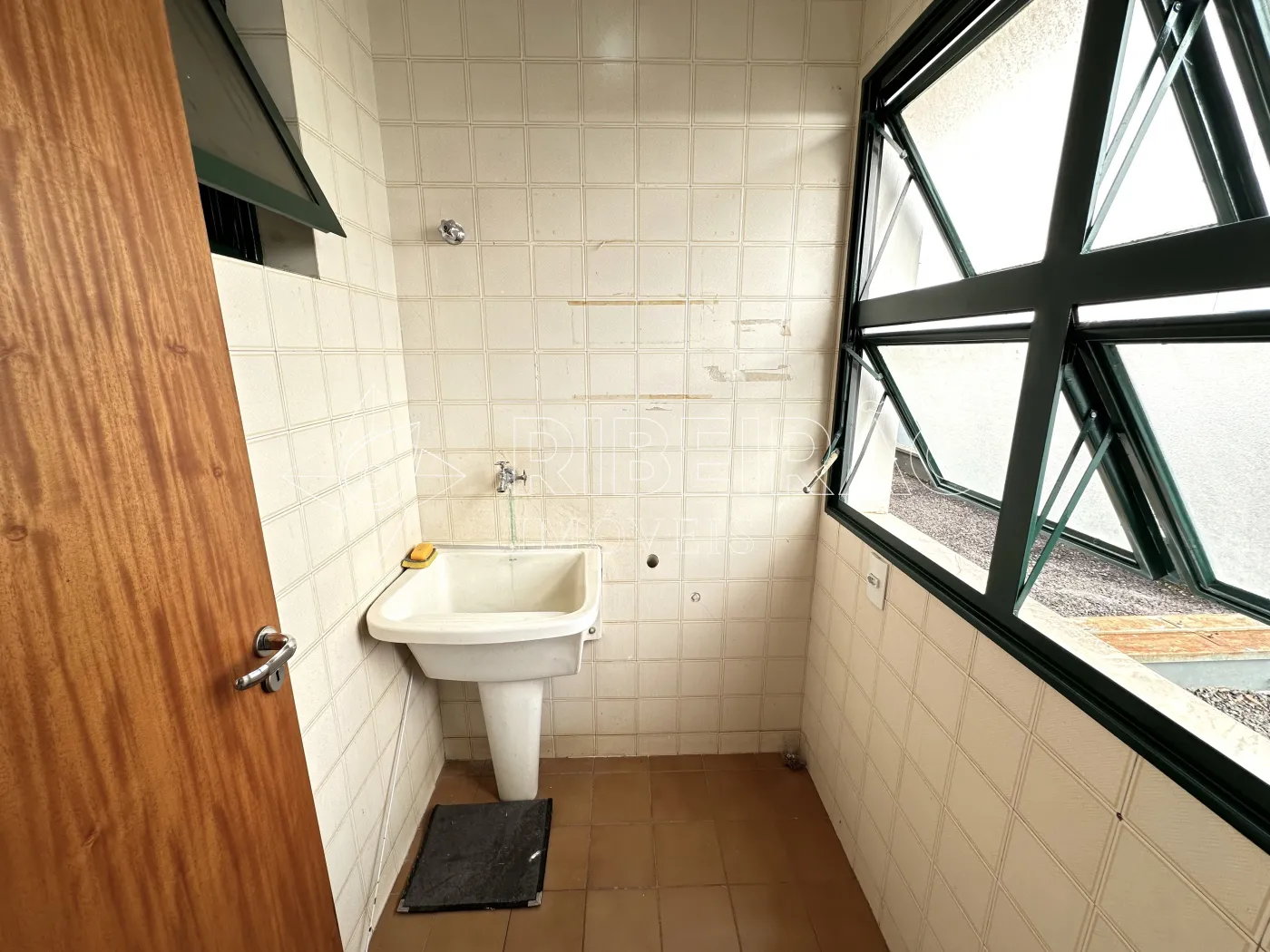 Alugar Apartamento / Padr&atilde;o em Ribeir&atilde;o Preto R$ 1.200,00 - Foto 13