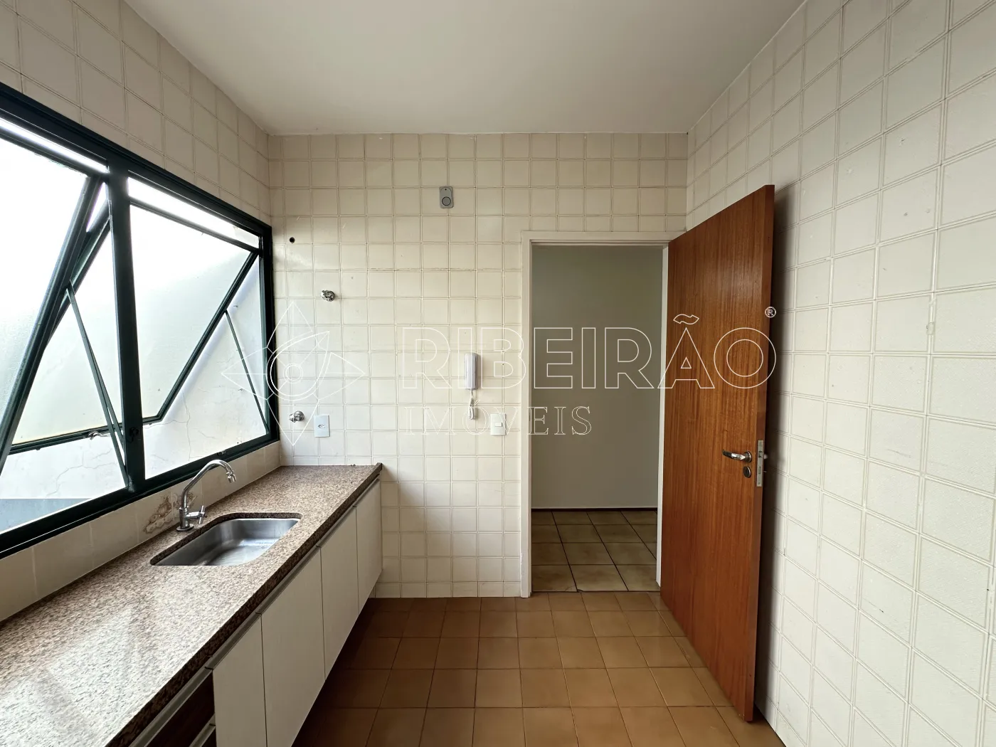 Alugar Apartamento / Padr&atilde;o em Ribeir&atilde;o Preto R$ 1.200,00 - Foto 14