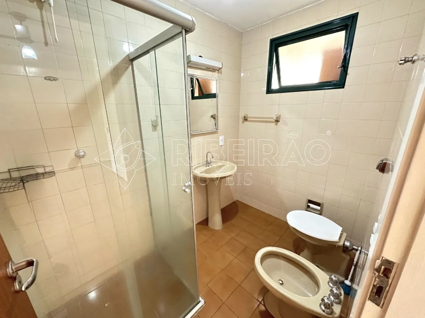 Alugar Apartamento / Padr&atilde;o em Ribeir&atilde;o Preto R$ 1.200,00 - Foto 15