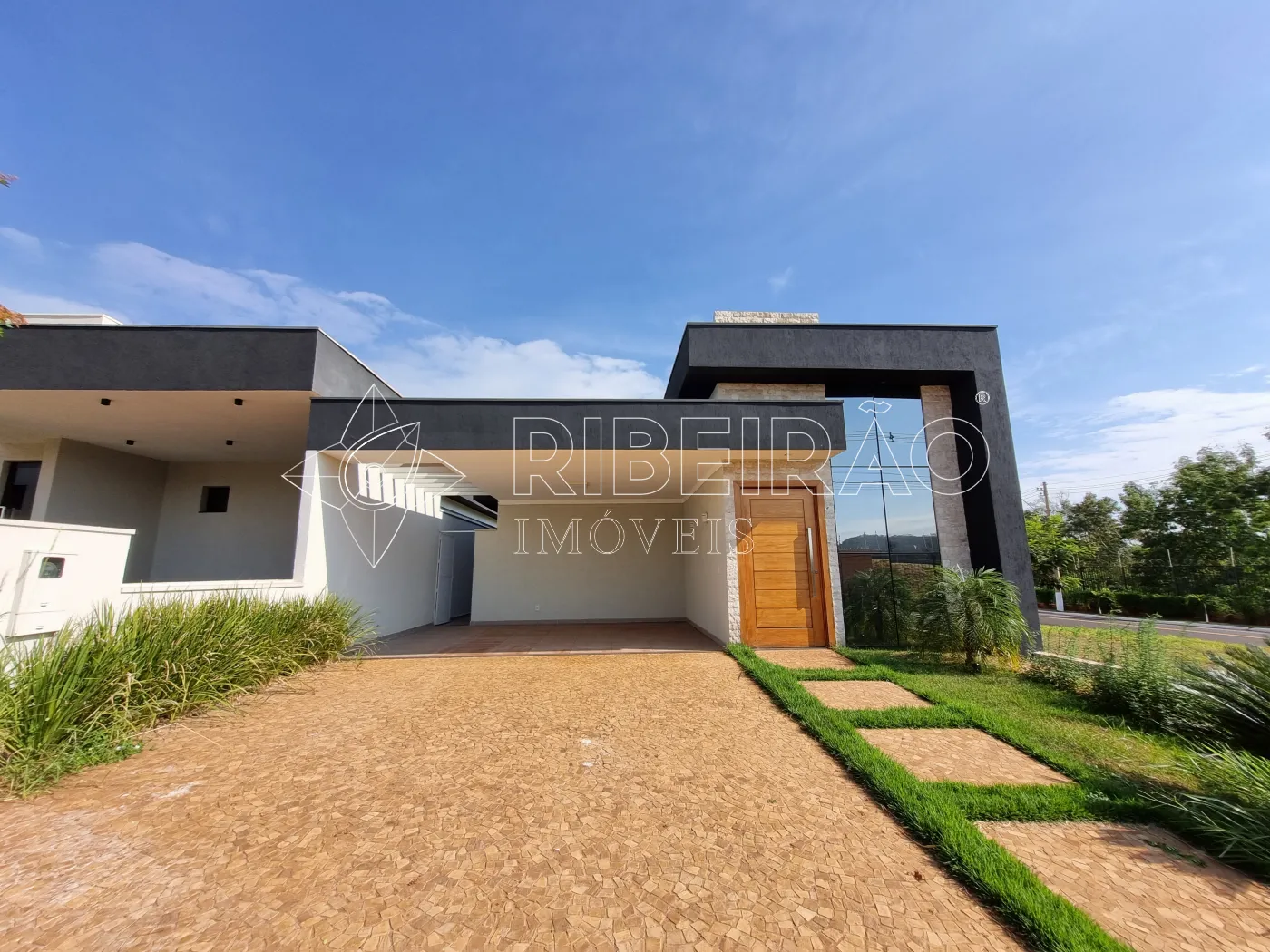 Alugar Casa / Condom&iacute;nio em Ribeir&atilde;o Preto R$ 6.000,00 - Foto 1
