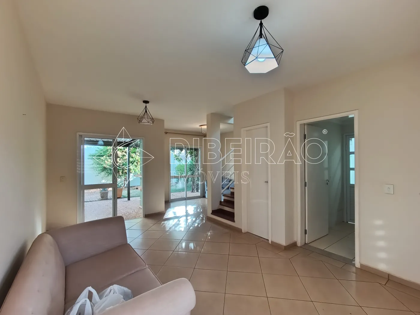 Alugar Casa / Condom&iacute;nio em Ribeir&atilde;o Preto R$ 3.500,00 - Foto 2