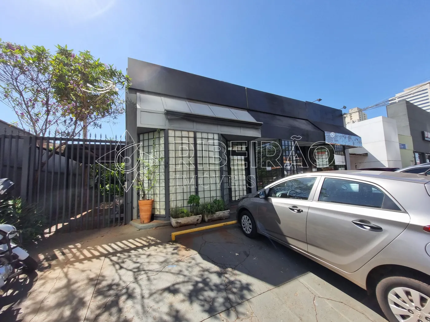 Alugar Comercial / Loja em Ribeir&atilde;o Preto R$ 7.500,00 - Foto 1