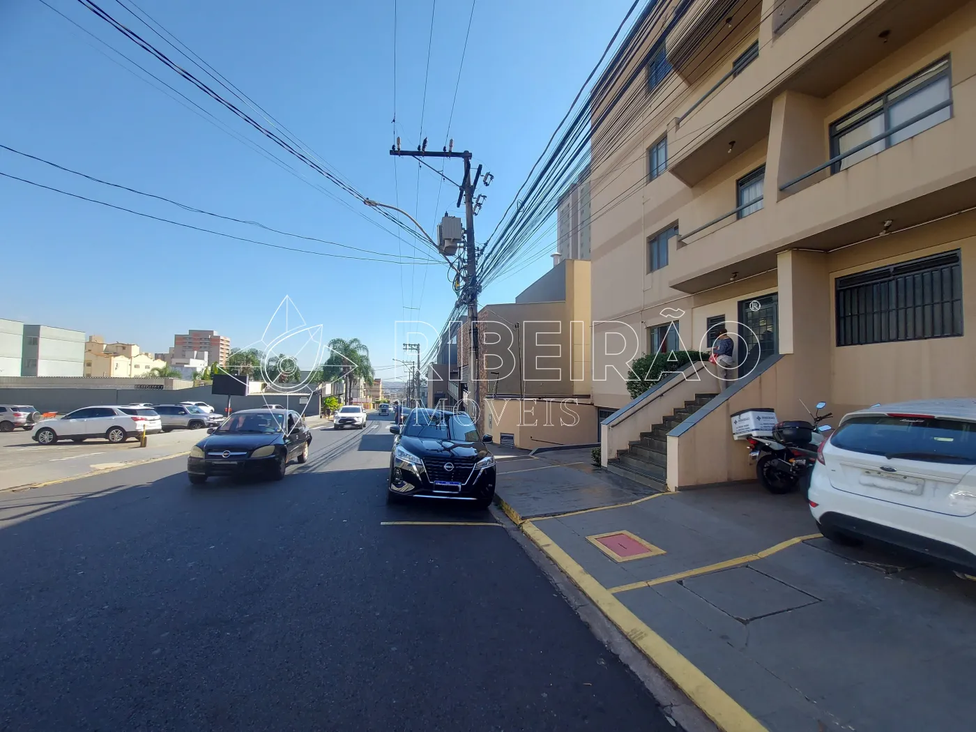 Alugar Apartamento / Padr&atilde;o em Ribeir&atilde;o Preto R$ 1.350,00 - Foto 18