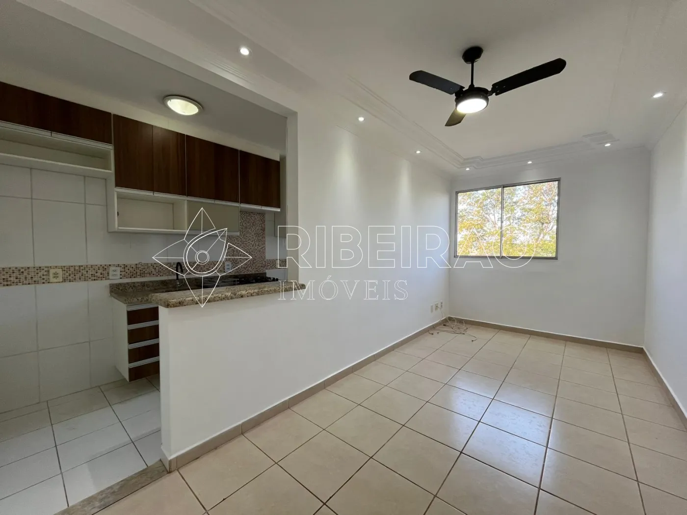 Alugar Apartamento / Padr&atilde;o em Ribeir&atilde;o Preto R$ 1.200,00 - Foto 1