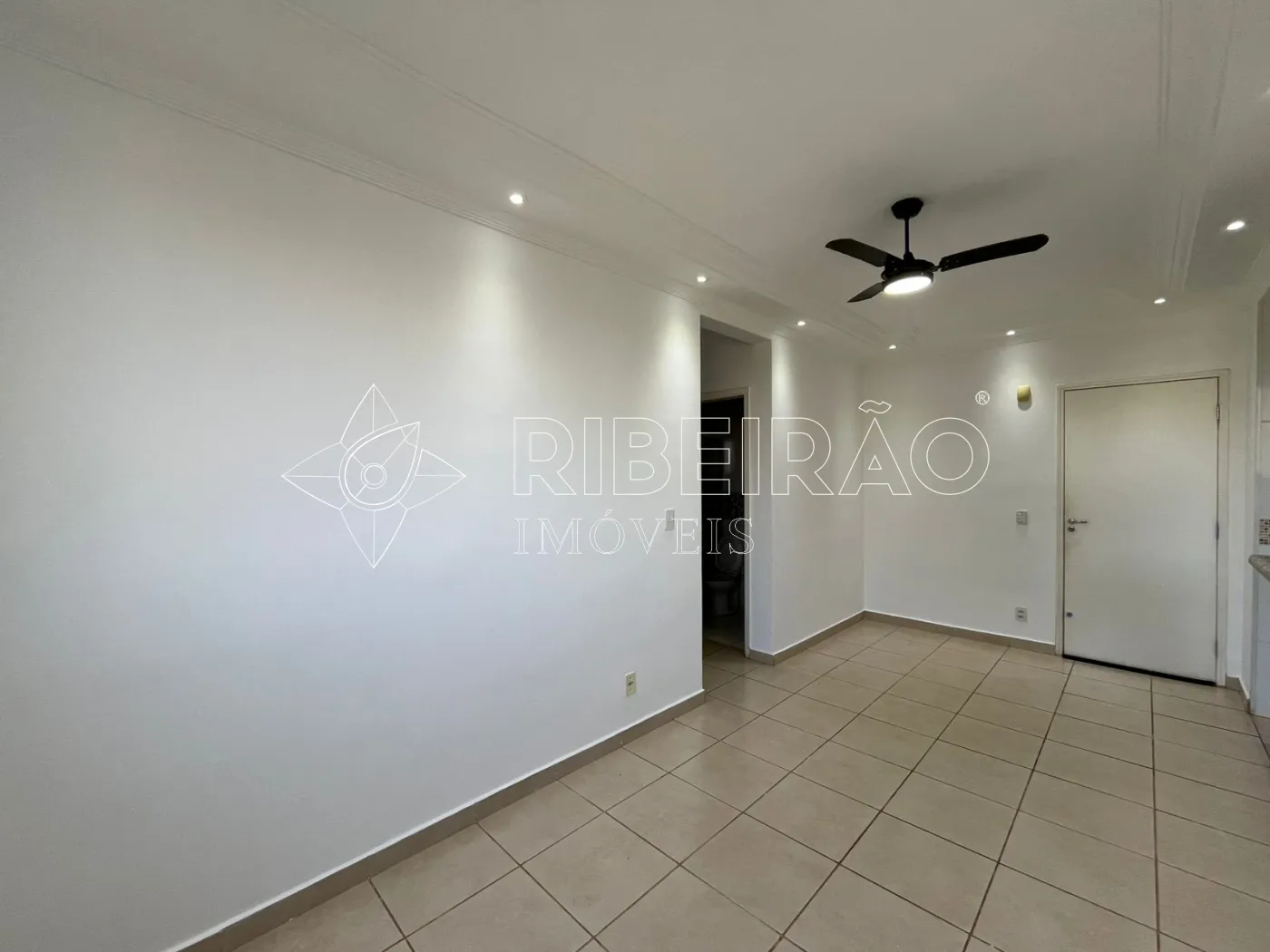 Alugar Apartamento / Padr&atilde;o em Ribeir&atilde;o Preto R$ 1.200,00 - Foto 4