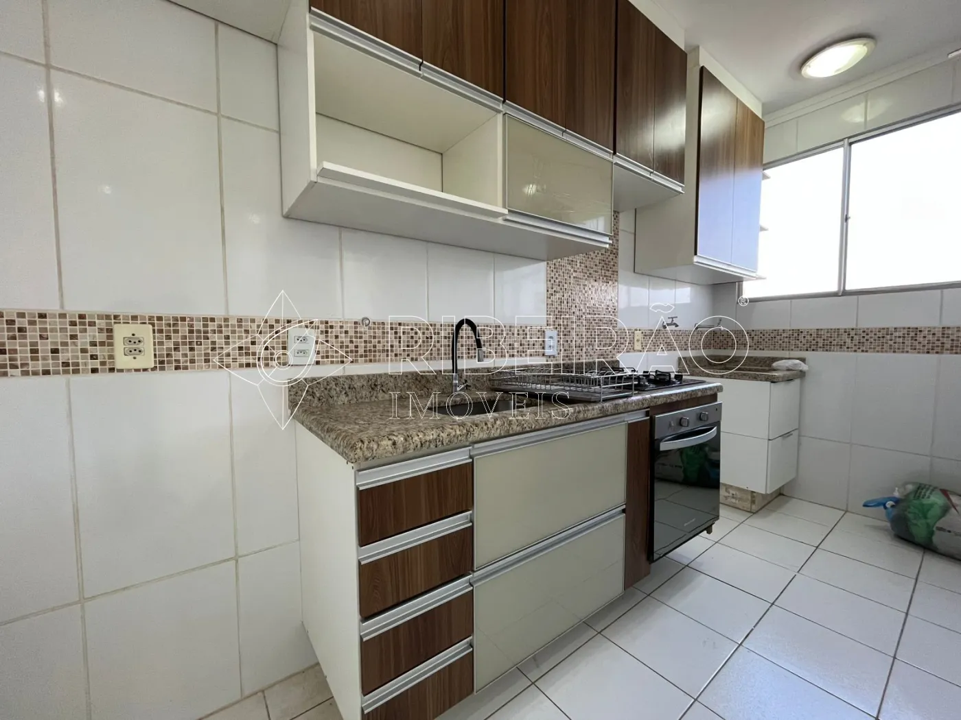 Alugar Apartamento / Padr&atilde;o em Ribeir&atilde;o Preto R$ 1.200,00 - Foto 5