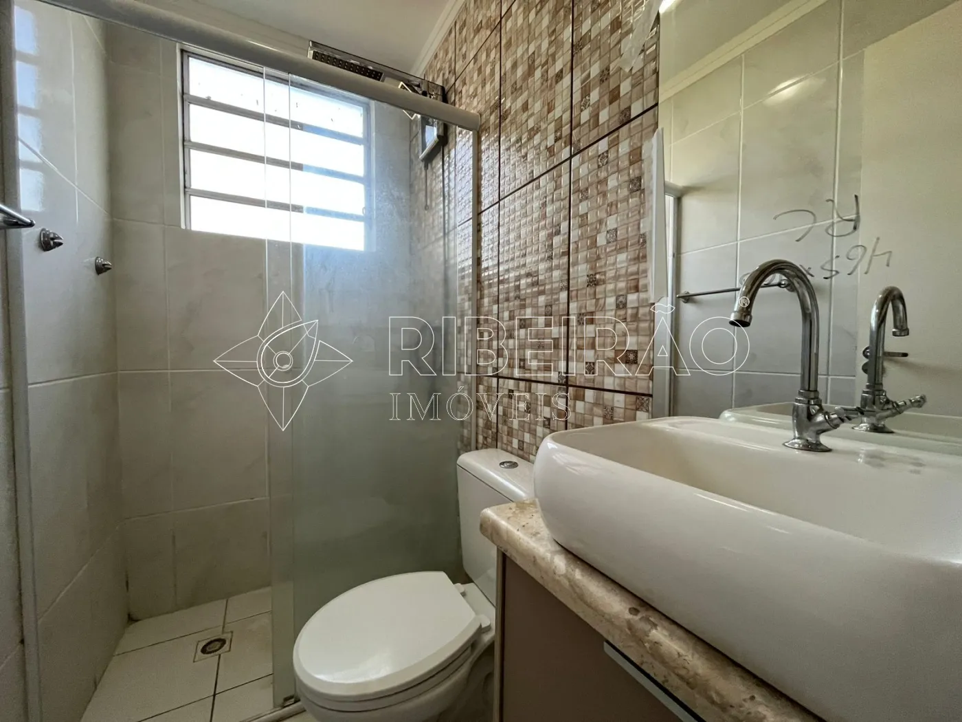 Alugar Apartamento / Padr&atilde;o em Ribeir&atilde;o Preto R$ 1.200,00 - Foto 12