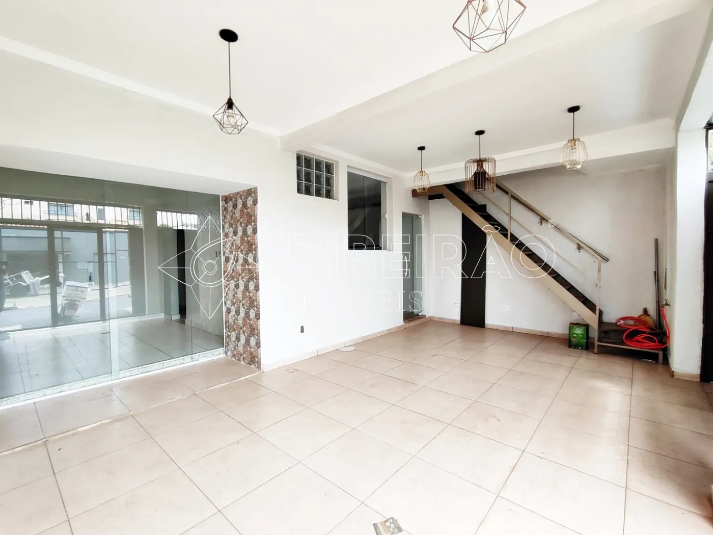 Alugar Casa / Casa em Ribeir&atilde;o Preto R$ 2.500,00 - Foto 1