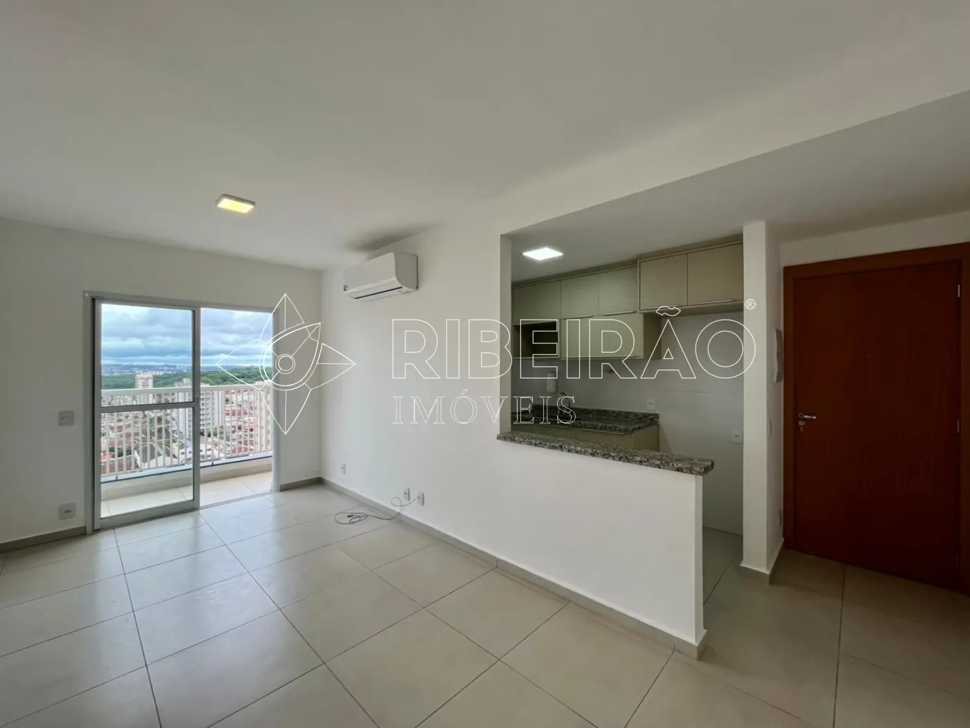 Alugar Apartamento / Padr&atilde;o em Ribeir&atilde;o Preto R$ 2.000,00 - Foto 2