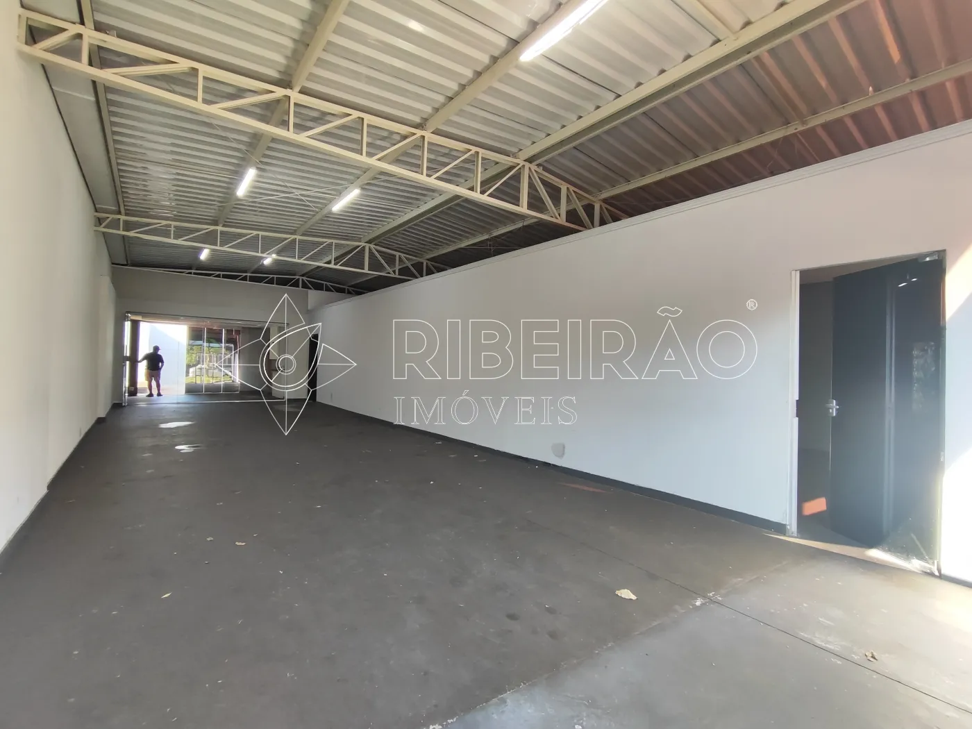 Alugar Comercial / Sal&atilde;o em Ribeir&atilde;o Preto R$ 15.000,00 - Foto 2