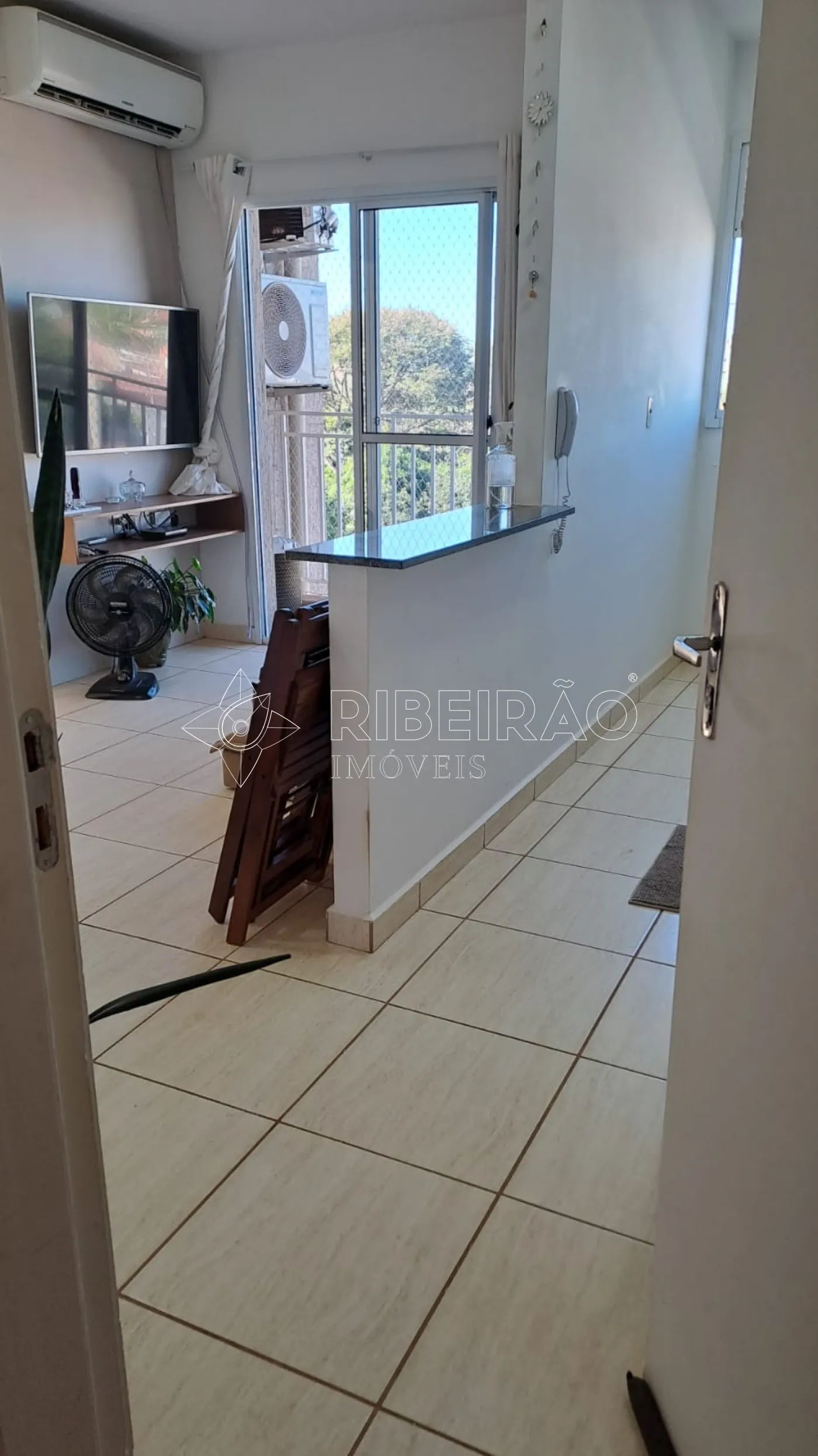 Alugar Apartamento / Padr&atilde;o em Ribeir&atilde;o Preto R$ 868,00 - Foto 1