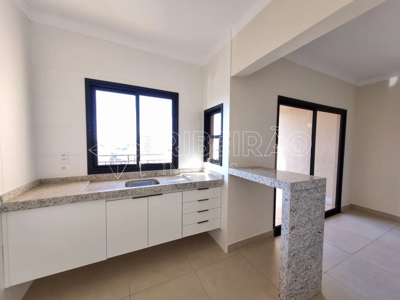 Alugar Apartamento / Padr&atilde;o em Ribeir&atilde;o Preto R$ 1.600,00 - Foto 2