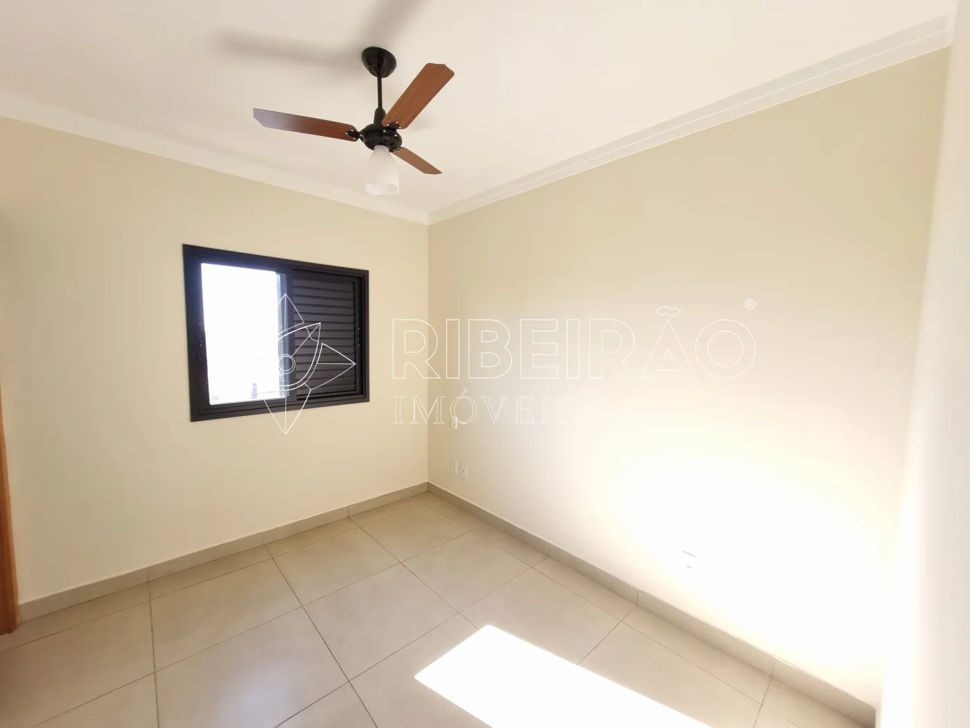 Alugar Apartamento / Padr&atilde;o em Ribeir&atilde;o Preto R$ 1.600,00 - Foto 9