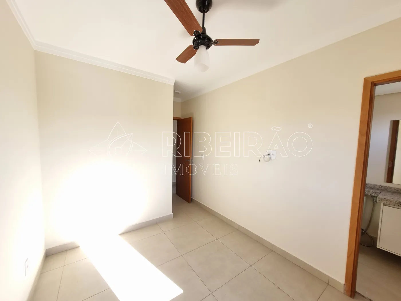 Alugar Apartamento / Padr&atilde;o em Ribeir&atilde;o Preto R$ 1.600,00 - Foto 10