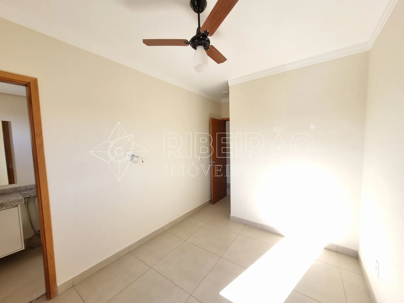 Alugar Apartamento / Padr&atilde;o em Ribeir&atilde;o Preto R$ 1.600,00 - Foto 12