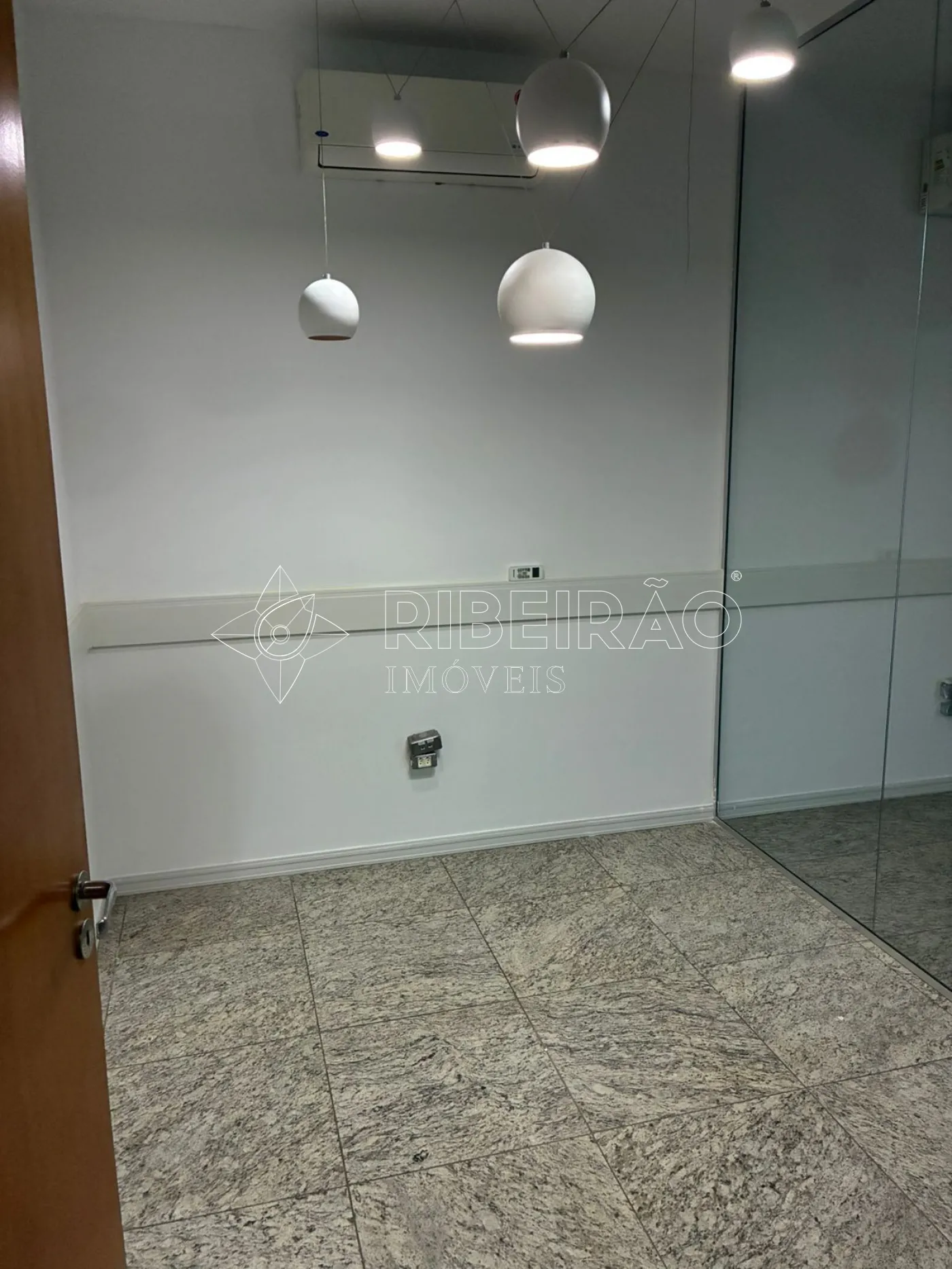 Alugar Comercial / Pr&eacute;dio em Ribeir&atilde;o Preto R$ 65.000,00 - Foto 13