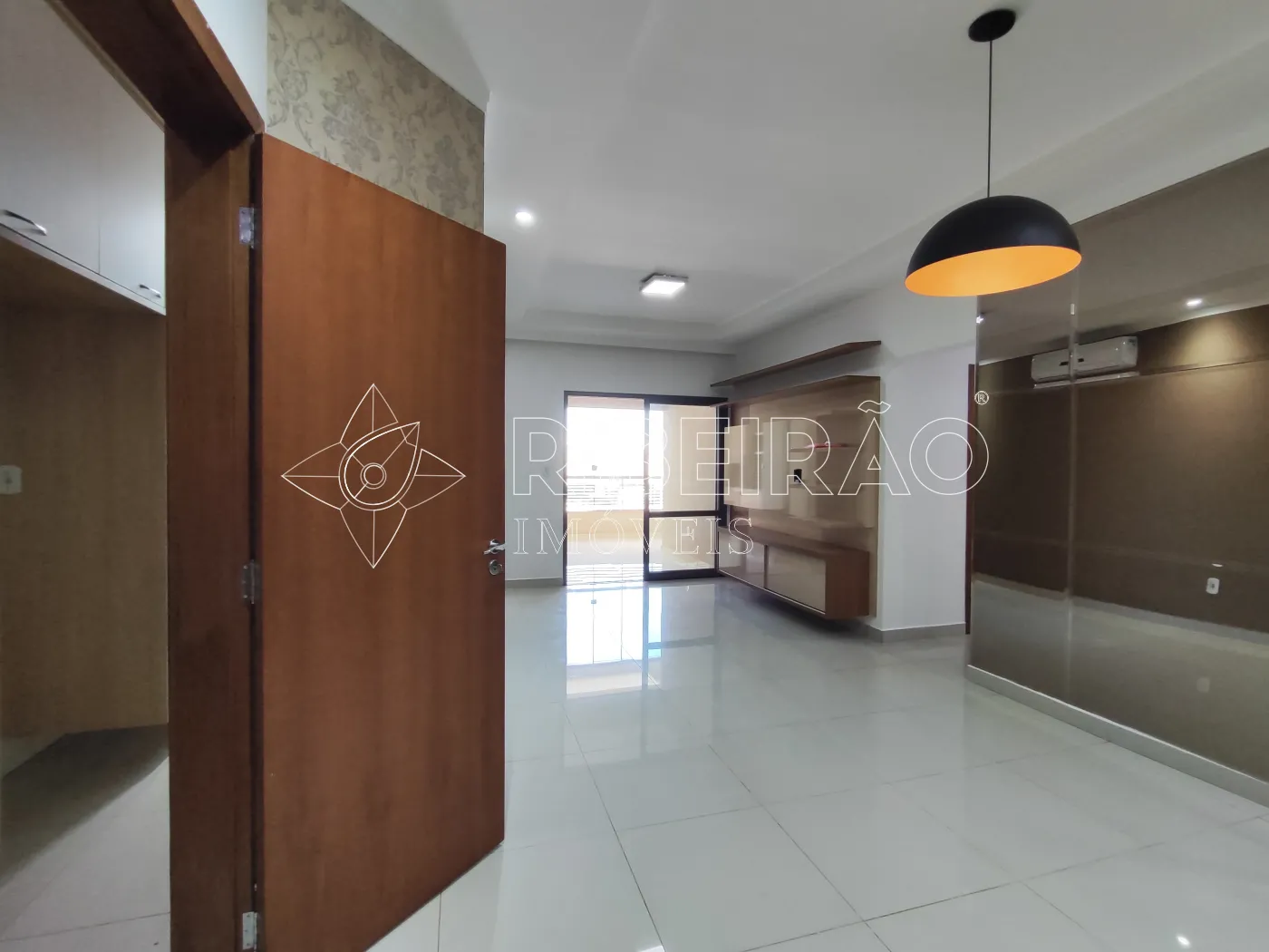 Alugar Apartamento / Padr&atilde;o em Ribeir&atilde;o Preto R$ 4.000,00 - Foto 1