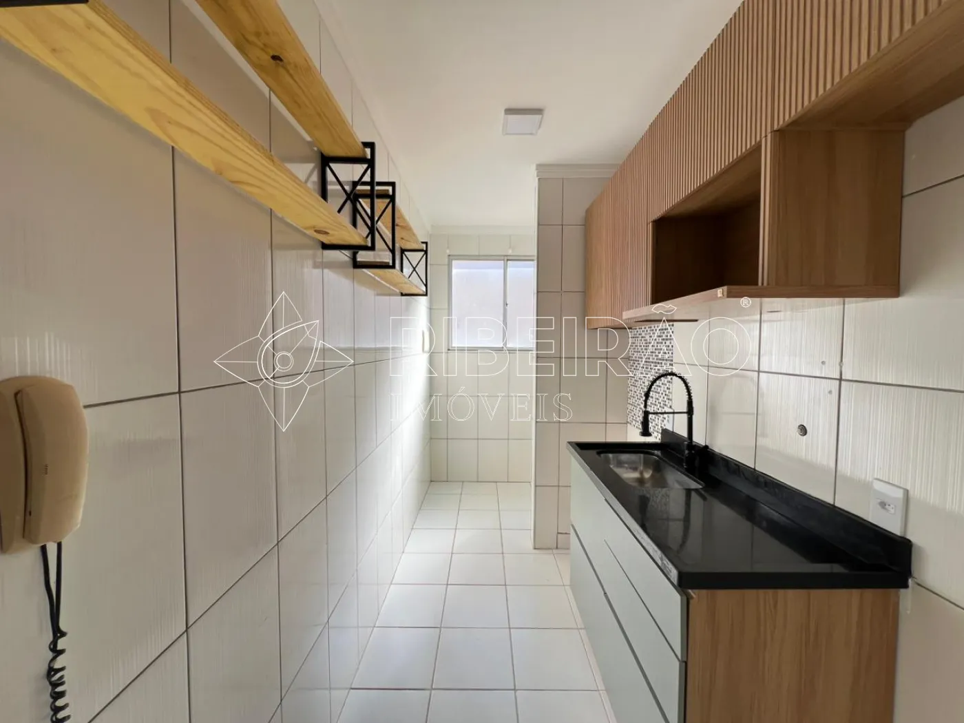 Alugar Apartamento / Padr&atilde;o em Ribeir&atilde;o Preto R$ 1.500,00 - Foto 4