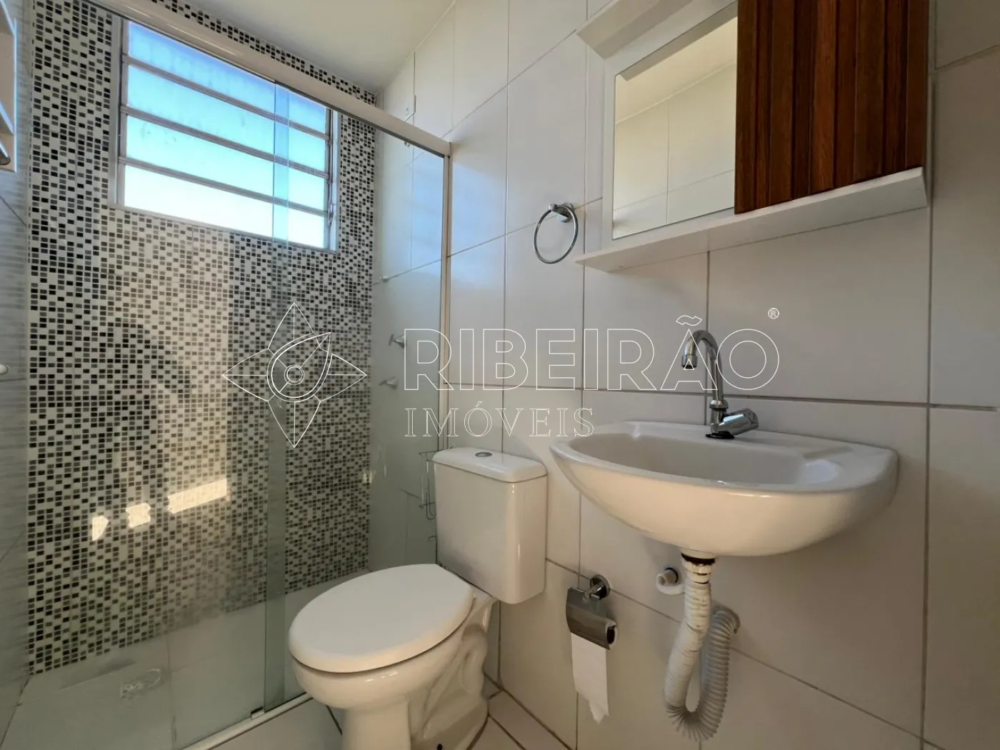 Alugar Apartamento / Padr&atilde;o em Ribeir&atilde;o Preto R$ 1.500,00 - Foto 5
