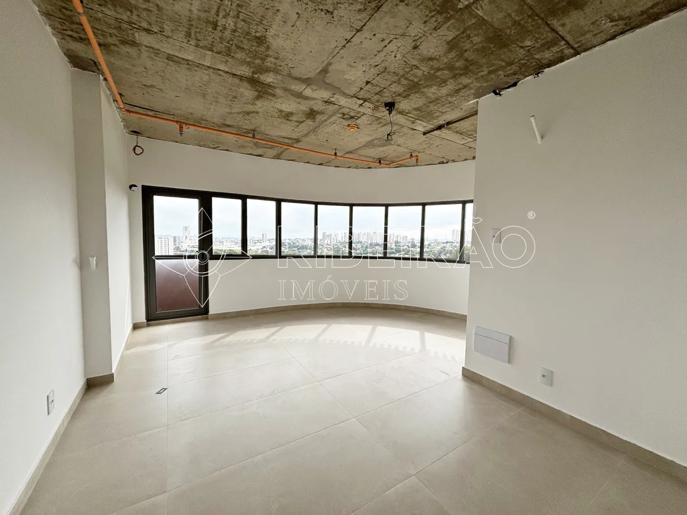 Alugar Comercial / Sala em Ribeir&atilde;o Preto R$ 3.500,00 - Foto 1